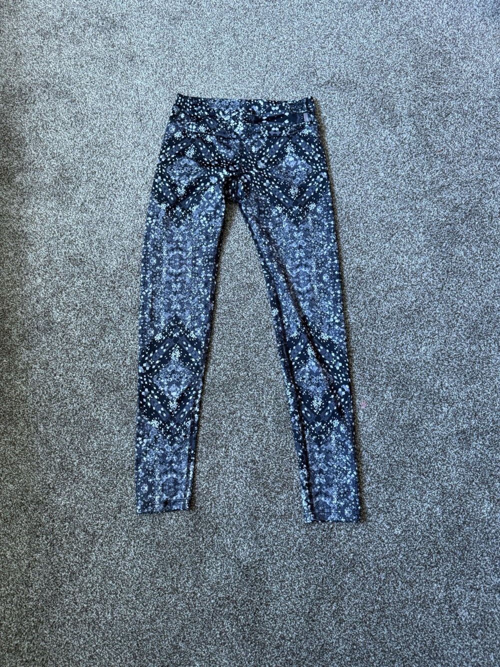 KOS USA Space-Print Black & Gray Athletic Leggings